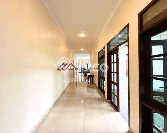 Dijual Rumah Luas Elegan Dengan View Cantik di Kemang, Jakarta Selatan Dijual Rumah Luas Elegan Dengan View Cantik di Kemang, Jakarta Selatan