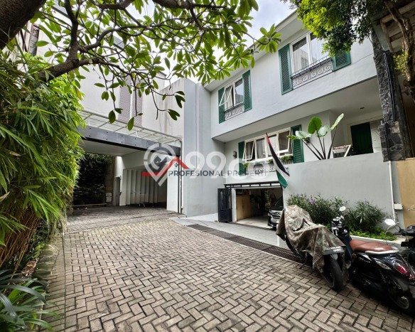 Rumah Luxury Modern Siap Huni di Kemang Jakarta Selatan Rumah Luxury Modern Siap Huni di Kemang Jakarta Selatan