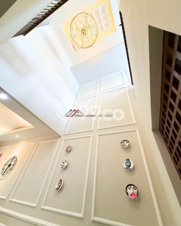 Ready to Use! Premium House LT 155m2 Desain Elegan di Ragunan Ready to Use! Premium House LT 155m2 Desain Elegan di Ragunan