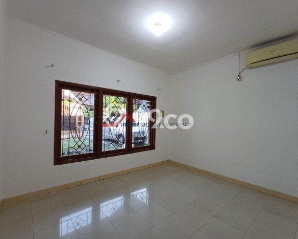 For Sale! Premium House LT 303m2 Desain Elegan di Cipete For Sale! Premium House LT 303m2 Desain Elegan di Cipete