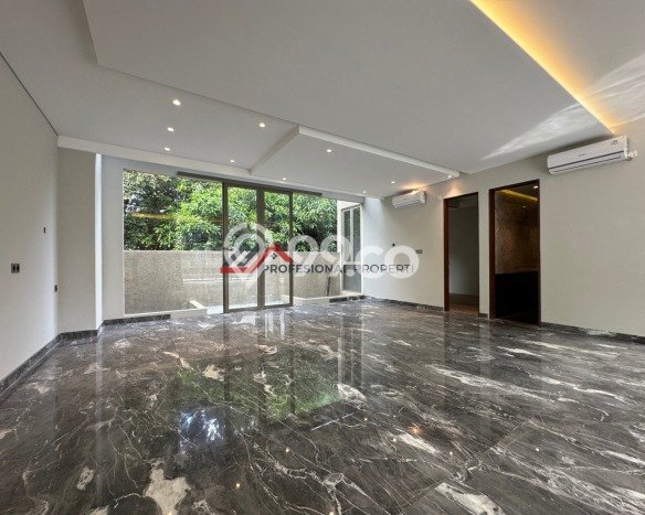 Hunian Mewah LB 410m2 Siap Pakai Desain Elegan di Kemang, Jakarta Selatan Hunian Mewah LB 410m2 Siap Pakai Desain Elegan di Kemang, Jakarta Selatan