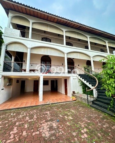 Hunian Mewah Siap Huni LT 697m2 di Cilandak, Jakarta Selatan Hunian Mewah Siap Huni LT 697m2 di Cilandak, Jakarta Selatan