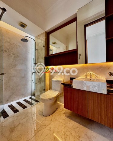 Ready to Use! Luxury House LT 410m2 Desain Elegan di Cipete Ready to Use! Luxury House LT 410m2 Desain Elegan di Cipete