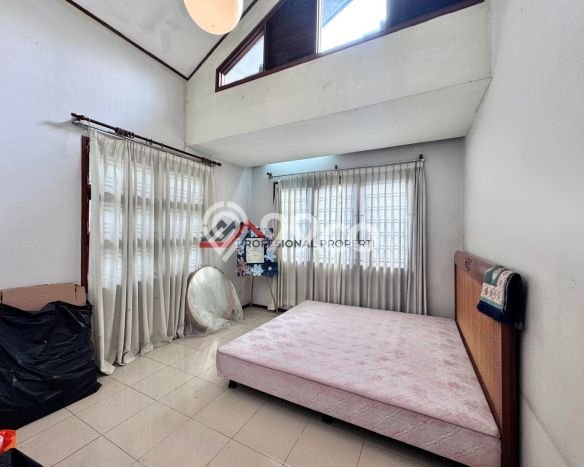 Rumah Mewah LB 650m2 Siap Huni Desain Elegan di Cirendeu, Jakarta Selatan Rumah Mewah LB 650m2 Siap Huni Desain Elegan di Cirendeu, Jakarta Selatan