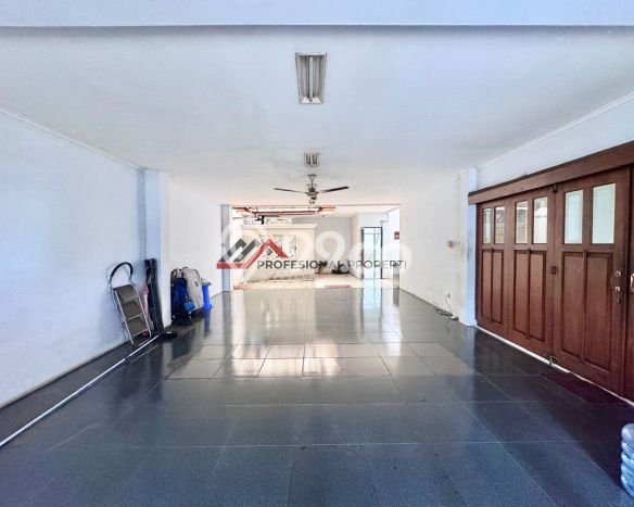 Dijual Rumah Luas Megah Dengan View Cantik di Pondok Indah, Jakarta Selatan Dijual Rumah Luas Megah Dengan View Cantik di Pondok Indah, Jakarta Selatan
