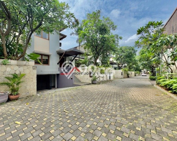 Rumah Luxury Modern Siap Huni di Kemang Jakarta Selatan Rumah Luxury Modern Siap Huni di Kemang Jakarta Selatan
