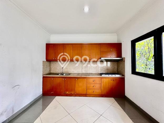 Disewakan! Rumah 6 Kamar Tidur &
4 Kamar Mandi di Lebak Bulus, Jakarta Selatan Disewakan! Rumah 6 Kamar Tidur &
4 Kamar Mandi di Lebak Bulus, Jakarta Selatan