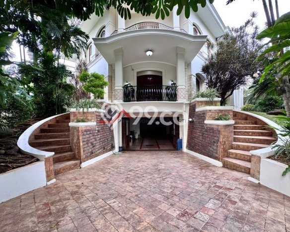 Dijual Rumah Luas Elegan Dengan View Eksklusif di Pondok Indah, Jakarta Selatan Dijual Rumah Luas Elegan Dengan View Eksklusif di Pondok Indah, Jakarta Selatan