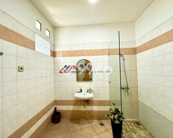 Dijual Rumah Mewah Megah Dengan View Cantik di Kemang, Jakarta Selatan Dijual Rumah Mewah Megah Dengan View Cantik di Kemang, Jakarta Selatan
