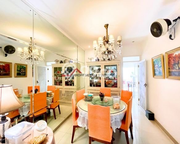 Hunian Elit LB 300m2 Siap Pakai Desain Elegan di Tanjung Barat, Jakarta Selatan Hunian Elit LB 300m2 Siap Pakai Desain Elegan di Tanjung Barat, Jakarta Selatan
