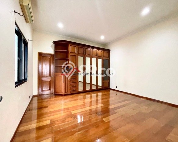 Hunian Elit LB 200m2 Siap Huni Desain Elegan di Tanjung Barat, Jakarta Selatan Hunian Elit LB 200m2 Siap Huni Desain Elegan di Tanjung Barat, Jakarta Selatan
