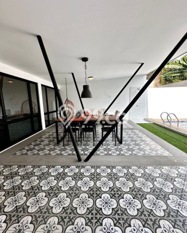 Ready to Use! Premium House LT 400m2 Desain Elegan di Cipete Ready to Use! Premium House LT 400m2 Desain Elegan di Cipete