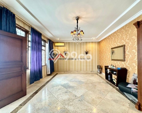 Rumah Eksklusif Siap Huni LT 316m2 di Kebayoran Baru, Jakarta Selatan Rumah Eksklusif Siap Huni LT 316m2 di Kebayoran Baru, Jakarta Selatan