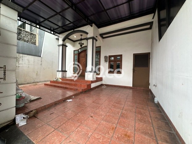 Ready to Use! Luxury House LT 144m2 Desain Elegan di Permata Buana Ready to Use! Luxury House LT 144m2 Desain Elegan di Permata Buana