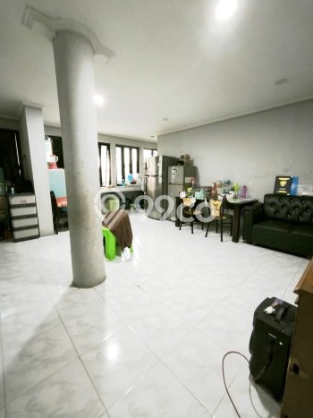 Rumah Elit LB 250m2 Siap Pakai Desain Elegan di Bandengan, Jakarta Utara Rumah Elit LB 250m2 Siap Pakai Desain Elegan di Bandengan, Jakarta Utara