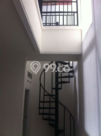 Rumah sewa siap huni 3 KT di BSD City, Tangerang Rumah sewa siap huni 3 KT di BSD City, Tangerang
