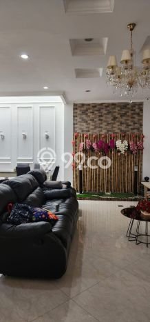 Disewakan! Rumah 3 Kamar Tidur &
3 Kamar Mandi di Gading Serpong, Tangerang Disewakan! Rumah 3 Kamar Tidur &
3 Kamar Mandi di Gading Serpong, Tangerang