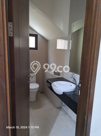 Disewakan! Rumah 3 Kamar Tidur &
2 Kamar Mandi di BSD City, Tangerang Disewakan! Rumah 3 Kamar Tidur &
2 Kamar Mandi di BSD City, Tangerang