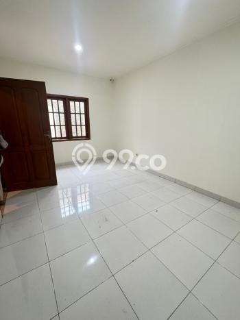 Jarang Ada! Rumah Sewa 5 Kamar Bagus Siap Huni BSD City Jarang Ada! Rumah Sewa 5 Kamar Bagus Siap Huni BSD City