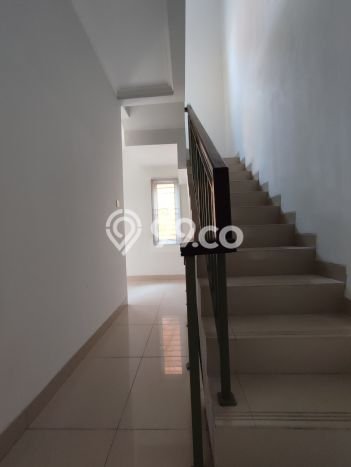 Jarang Ada! Rumah Sewa 3 Kamar Bagus Siap Huni Gading Serpong Jarang Ada! Rumah Sewa 3 Kamar Bagus Siap Huni Gading Serpong