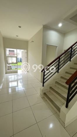Lokasi terbaik! Rumah siap pakai disewakan di Pagedangan LB 150m2 Lokasi terbaik! Rumah siap pakai disewakan di Pagedangan LB 150m2