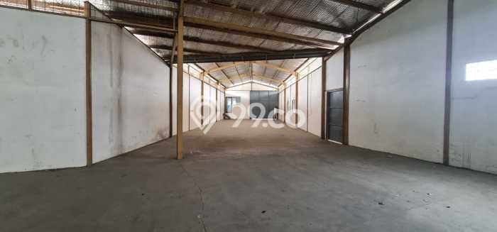 Unit Gudang Paling Strategis di Citeureup Bogor dengan LB 2300m2 Unit Gudang Paling Strategis di Citeureup Bogor dengan LB 2300m2