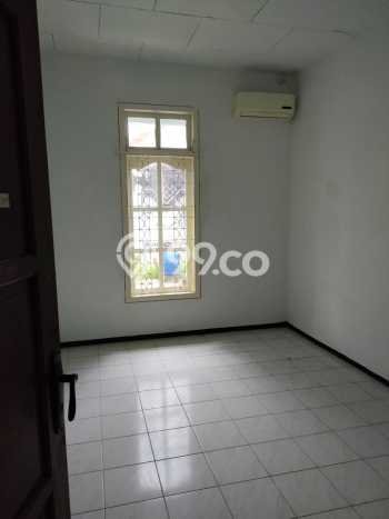 Jual Rumah Minimalis Bagus Punya 4 KT di Dukuh Pakis Surabaya SHM Jual Rumah Minimalis Bagus Punya 4 KT di Dukuh Pakis Surabaya SHM