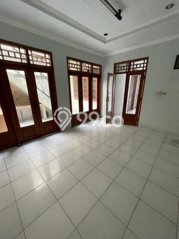 Dijual Cepat Rumah Bagus Siap Huni LB 100m2 di Wiyung, Surabaya Dijual Cepat Rumah Bagus Siap Huni LB 100m2 di Wiyung, Surabaya