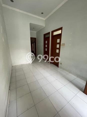 Dijual Cepat Rumah Bagus Siap Huni LB 100m2 di Wiyung, Surabaya Dijual Cepat Rumah Bagus Siap Huni LB 100m2 di Wiyung, Surabaya