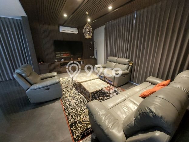 Rumah Elit Modern Tanpa Renovasi di Setiabudi Bandung Rumah Elit Modern Tanpa Renovasi di Setiabudi Bandung