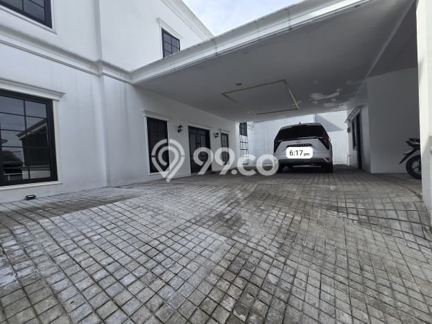 Rumah Mewah LB 430m2 Siap Huni Desain Elegan di Setiabudi, Bandung Rumah Mewah LB 430m2 Siap Huni Desain Elegan di Setiabudi, Bandung