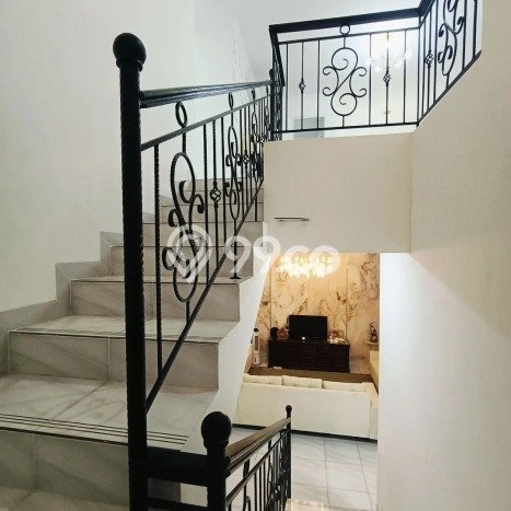 Hunian Impian dengan 3 Kamar Tidur di Kawasan Elite Villa Melati Mas, Tangerang Selatan Hunian Impian dengan 3 Kamar Tidur di Kawasan Elite Villa Melati Mas, Tangerang Selatan
