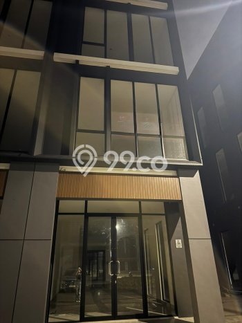 Dijual Ruko di Gading Serpong, Luas 135m², Lokasi Strategis Dijual Ruko di Gading Serpong, Luas 135m², Lokasi Strategis