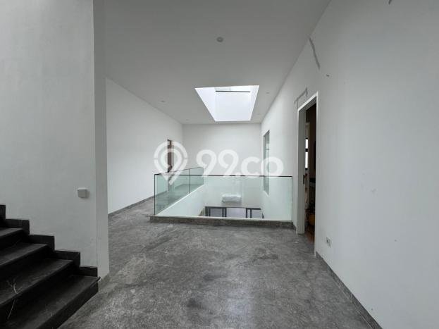 KESEMPATAN EMAS! Rumah di Alam Sutera, Tangerang, Luas 392m² LB 720m² KESEMPATAN EMAS! Rumah di Alam Sutera, Tangerang, Luas 392m² LB 720m²