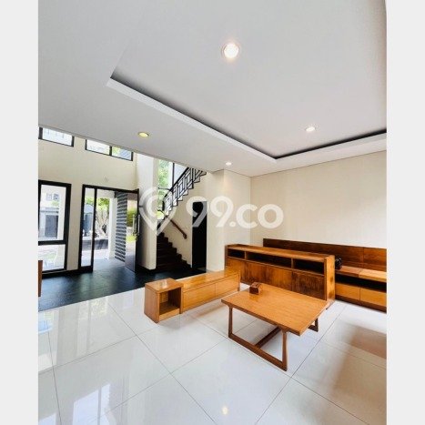 Rumah Elit Modern Tanpa Renovasi di BSD Green Wich Tangerang Rumah Elit Modern Tanpa Renovasi di BSD Green Wich Tangerang