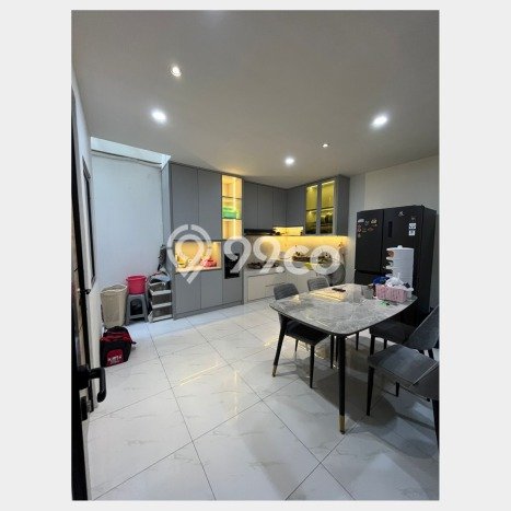 Rumah Strategis Modern Lb 195m2 di Karawaci, Tangerang Rumah Strategis Modern Lb 195m2 di Karawaci, Tangerang