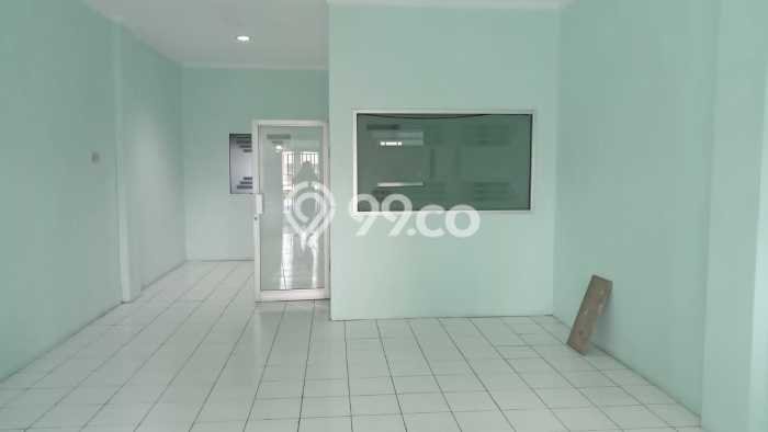 Ruko Dijual di Bekasi LT 129m2 & LB 350m2 Lokasi Terbaik! Ruko Dijual di Bekasi LT 129m2 & LB 350m2 Lokasi Terbaik!