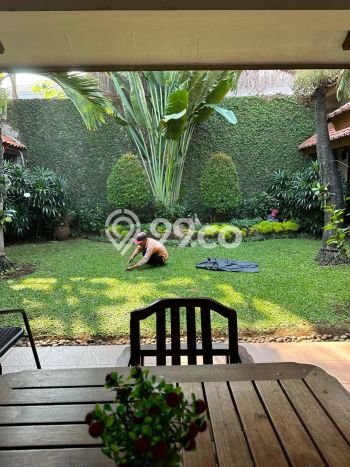 Ready to Use! Luxury House LT 689m2 Desain Modern di Patal Senayan Ready to Use! Luxury House LT 689m2 Desain Modern di Patal Senayan