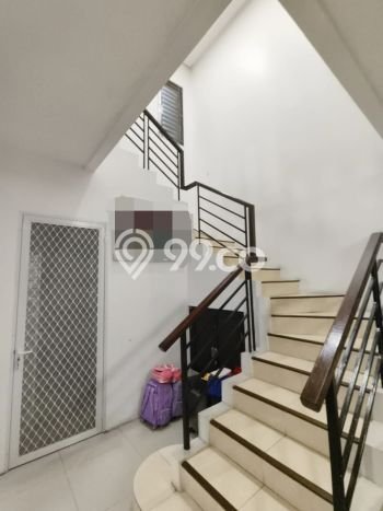 Ready to Use! Premium House LT 200m2 Desain Elegan di Bandengan Ready to Use! Premium House LT 200m2 Desain Elegan di Bandengan