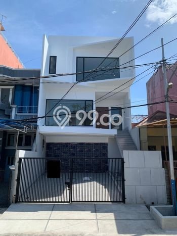 Ready to Use! Premium House LT 168m2 Desain Elegan di Pluit Ready to Use! Premium House LT 168m2 Desain Elegan di Pluit