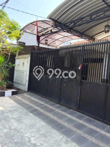 Hunian Mewah LB 300m2 Siap Pakai Desain Elegan di Kedung Baruk, Surabaya Hunian Mewah LB 300m2 Siap Pakai Desain Elegan di Kedung Baruk, Surabaya