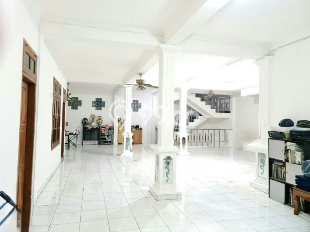 Unit Ruko Dijual di Denpasar LT 370m2 & LB 738m2 Unit Ruko Dijual di Denpasar LT 370m2 & LB 738m2