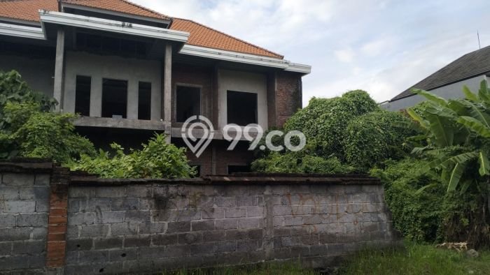 Ready to Use! Luxury House LT 5000m2 Desain Elegan di Renon Ready to Use! Luxury House LT 5000m2 Desain Elegan di Renon
