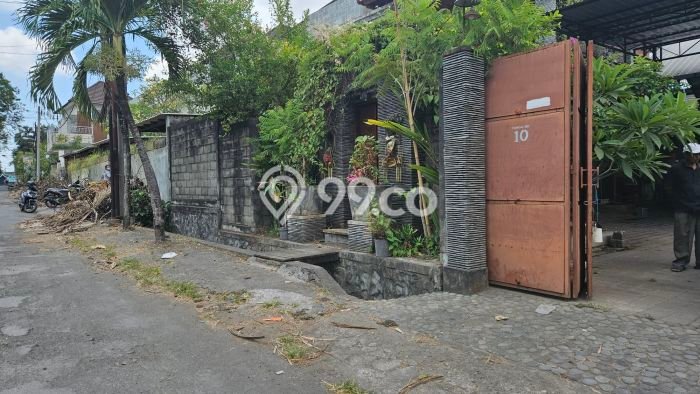 Rumah sewa 2 lantai dengan lingkungan yang tenang di Denpasar Rumah sewa 2 lantai dengan lingkungan yang tenang di Denpasar