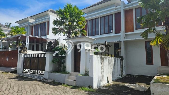 Rumah cantik, bersih view hutan kecil dengan gemercik air di tengah kota Tabanan Rumah cantik, bersih view hutan kecil dengan gemercik air di tengah kota Tabanan