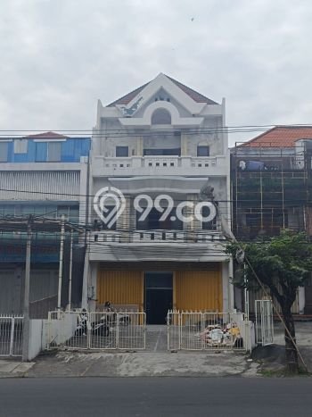 LOKASI PREMIUM! Ruko di , Luas 400m2m², Area Niaga LOKASI PREMIUM! Ruko di , Luas 400m2m², Area Niaga