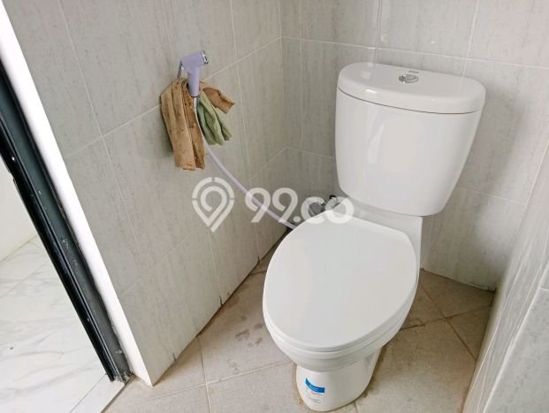 For Sale Rumah 5 Kamar Lokasi Ideal Bagus dan Strategis di Ciputat Timur For Sale Rumah 5 Kamar Lokasi Ideal Bagus dan Strategis di Ciputat Timur