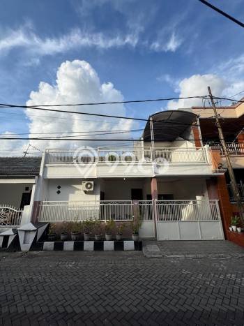 PENAWARAN TERBAIK! Rumah Premium di Waru, LT 142m2m² Bangunan 200m2m² PENAWARAN TERBAIK! Rumah Premium di Waru, LT 142m2m² Bangunan 200m2m²