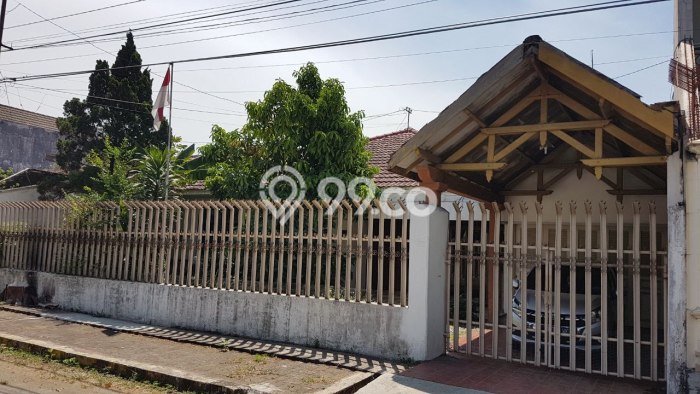 Rumah lokasi , Surabaya, Luas 480m2m² Bangunan 268m2m² Rumah lokasi , Surabaya, Luas 480m2m² Bangunan 268m2m²