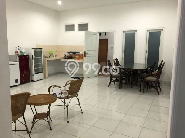 Rumah Luas Asri 5 KT Siap Huni di Pleburan Semarang Rumah Luas Asri 5 KT Siap Huni di Pleburan Semarang